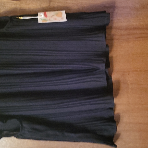 Top - Picture 3 of 4